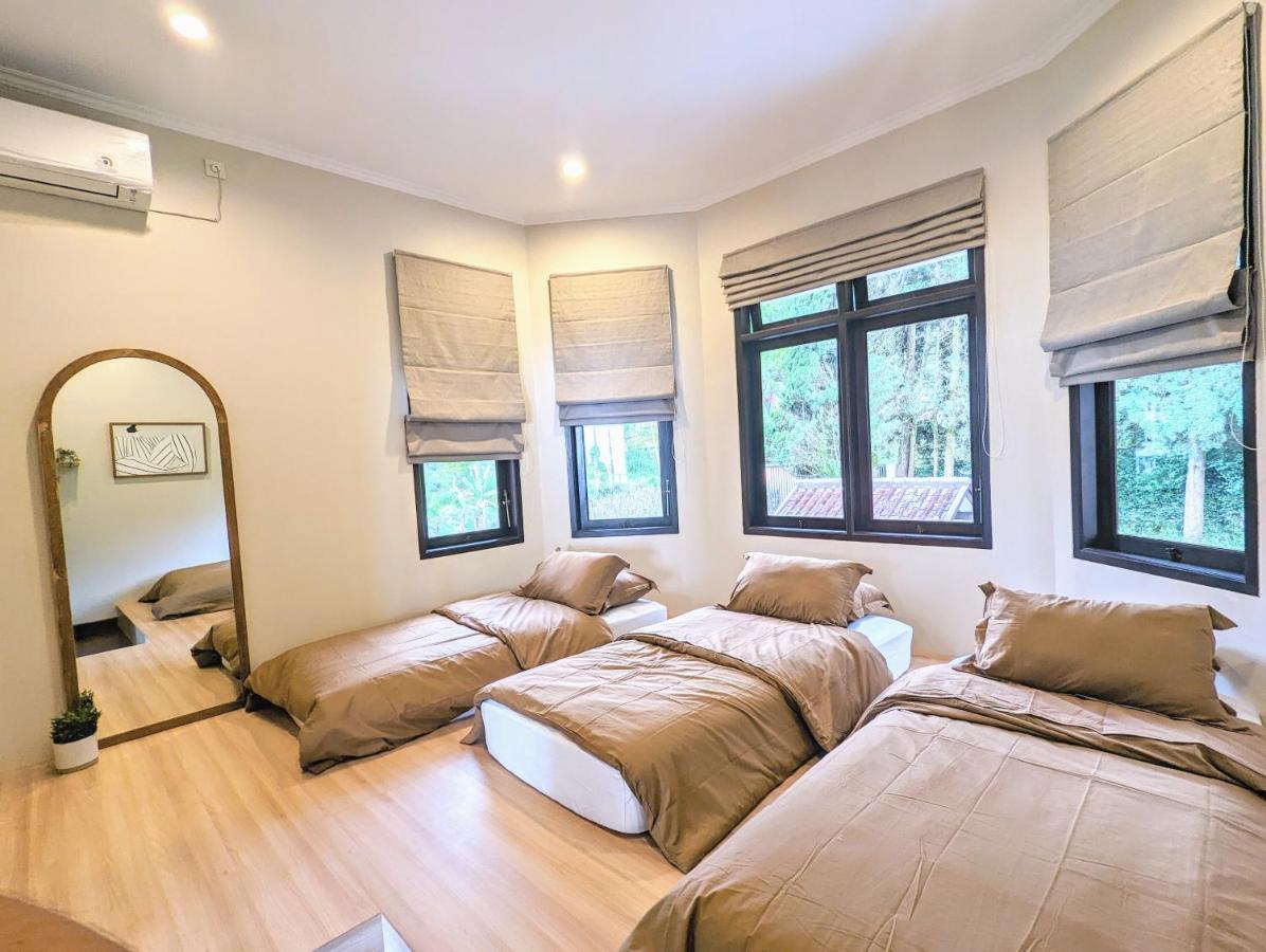 Cottonwood Exclusive Villa @Lembang Asri - Jacuzzi Playground Netflix Billyard Exterior foto
